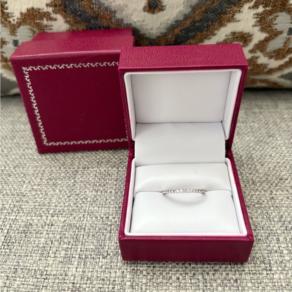 Helzberg artiste collection 14K Diamond band